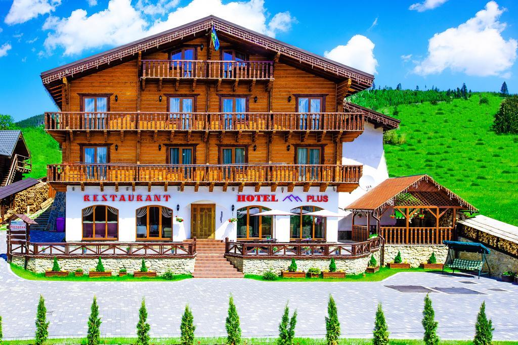 Hotel Plus Bukovel Exterior photo